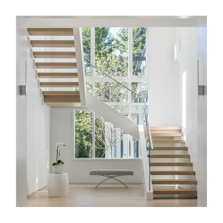 Σχεδιασμός κιγκλιδώματος σκάλας σκαλοπατιού από λευκό ξύλο σε σχήμα L από ανοξείδωτο ατσάλι
