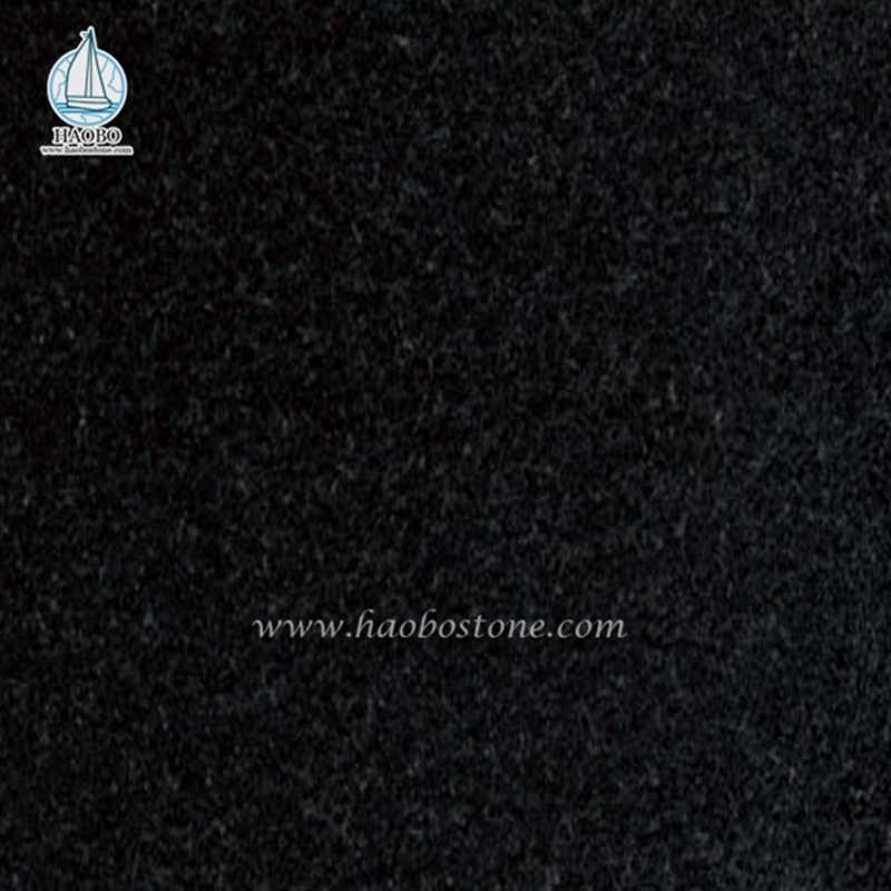 Νεκρικό μνημείο ινδικού μαύρου γρανίτη
